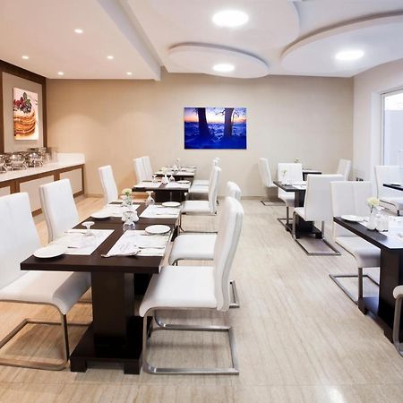 דובאי Al Sarab Hotel מראה חיצוני תמונה