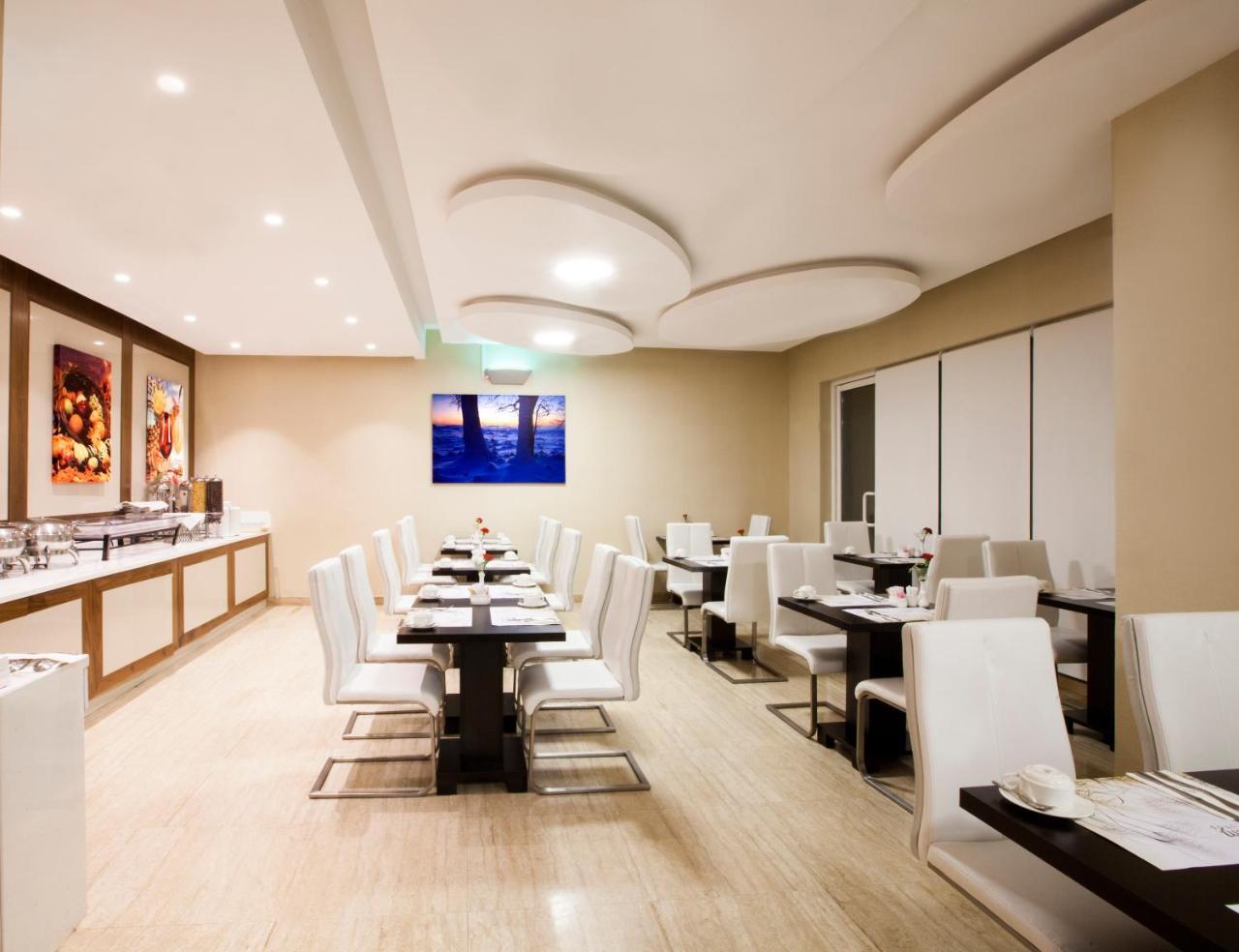 דובאי Al Sarab Hotel מראה חיצוני תמונה